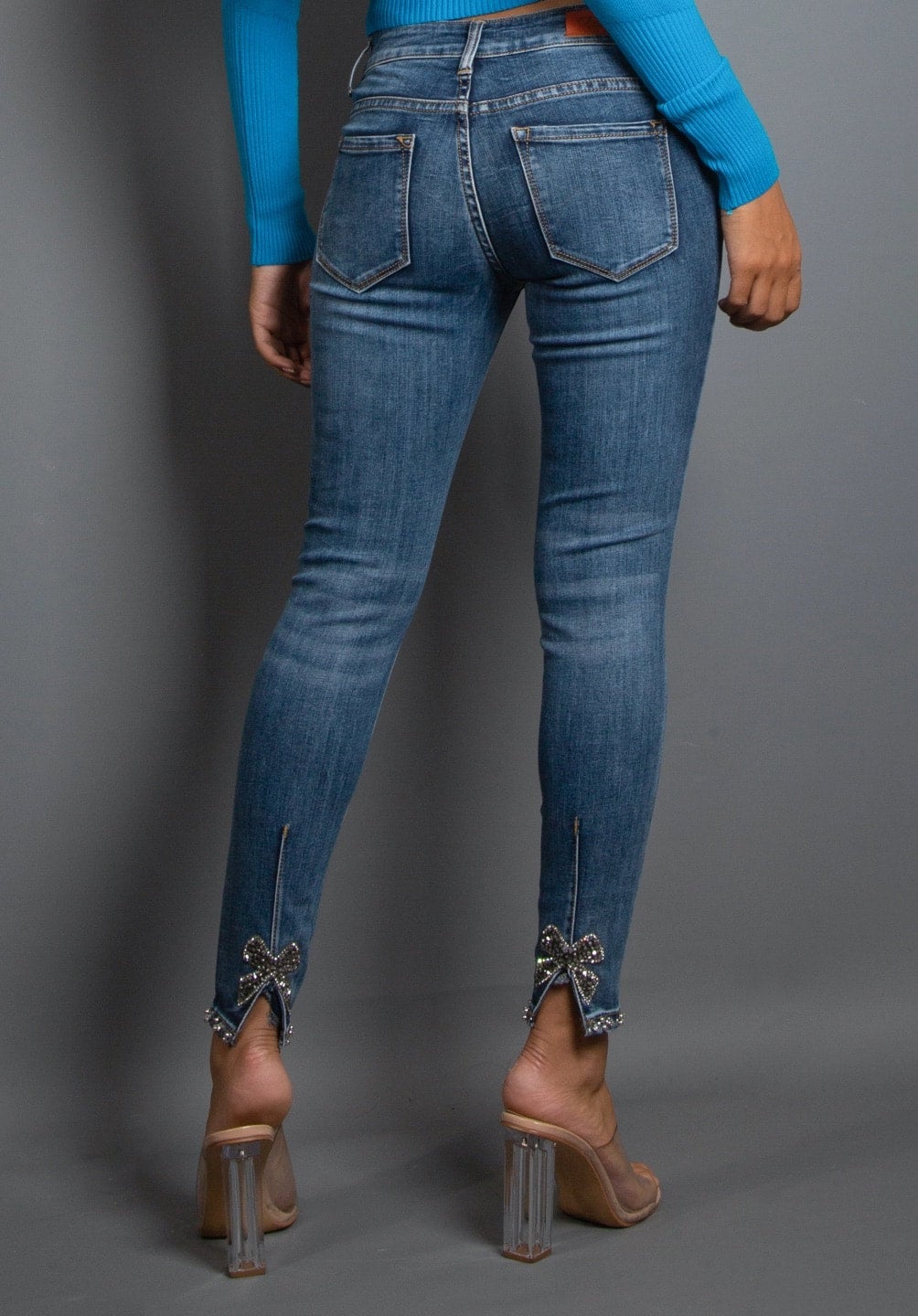 AMAZING CRYSTAL EMBELLISHED HEM JEAN